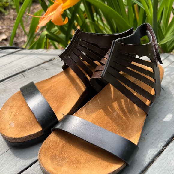 Naot Mint Red Gladiator Leather Sandals - Picture 5 of 10